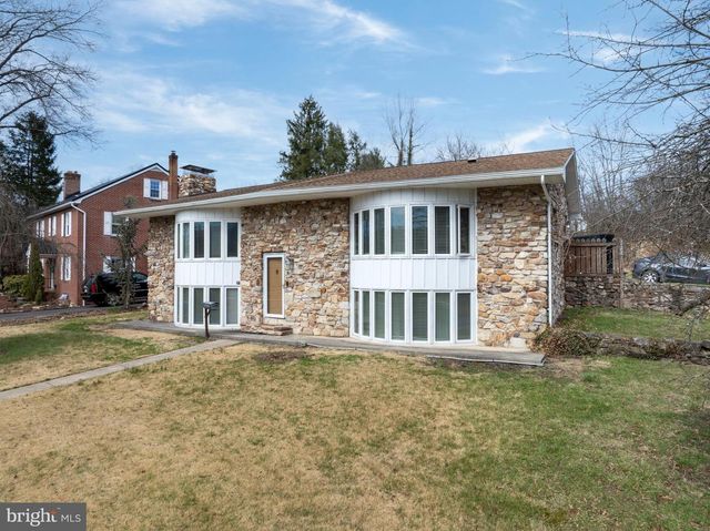 17 SUNSET RD, Lewistown, PA 17044