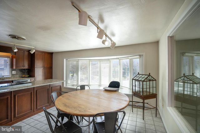 17 SUNSET RD, Lewistown, PA 17044