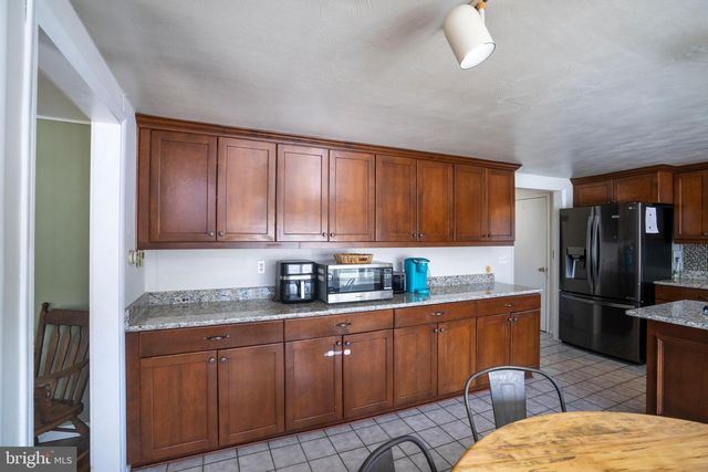 17 SUNSET RD, Lewistown, PA 17044