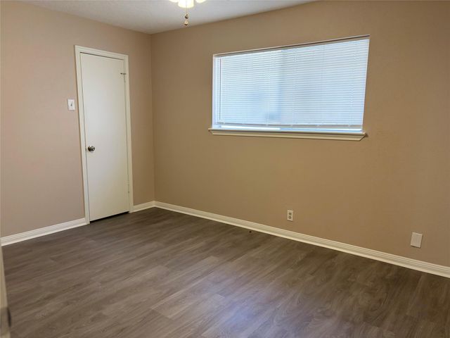 13351 Hollypark Drive, Houston, TX 77015