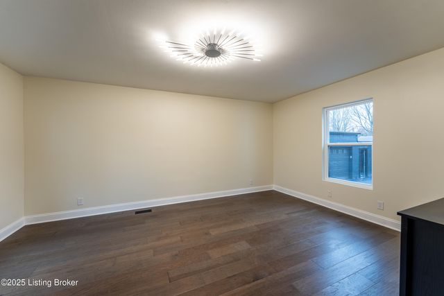 4435 Taylorsville Rd, Louisville, KY 40220