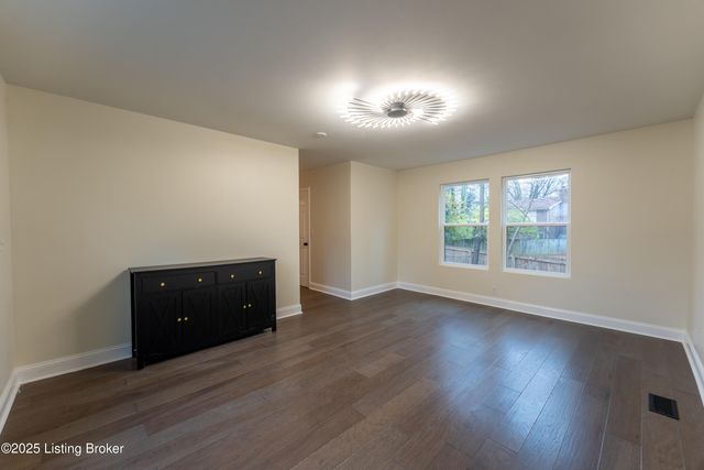 4435 Taylorsville Rd, Louisville, KY 40220