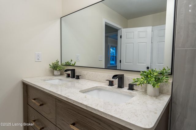 4435 Taylorsville Rd, Louisville, KY 40220