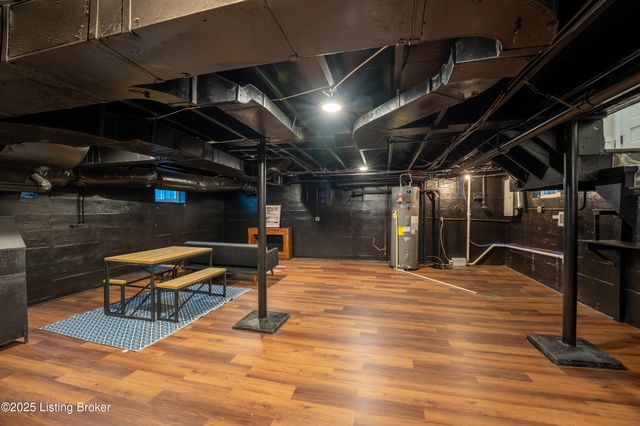 4435 Taylorsville Rd, Louisville, KY 40220