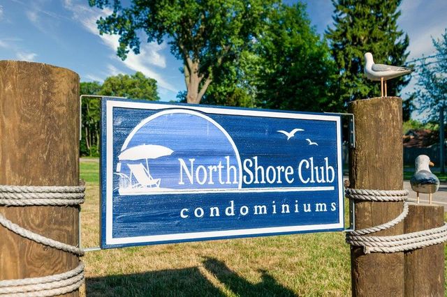 7374 North Shore Drive 17, South Haven, MI 49090