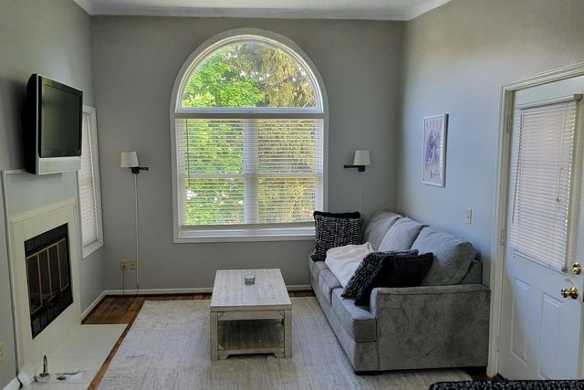 7374 North Shore Drive 17, South Haven, MI 49090