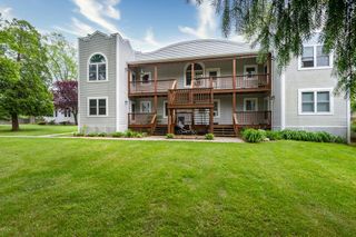 7374 North Shore Drive 17, South Haven, MI 49090