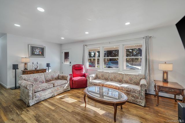 125 Lower Sheep Pasture Road, East Setauket, NY 11733