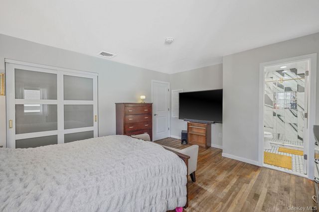 125 Lower Sheep Pasture Road, East Setauket, NY 11733