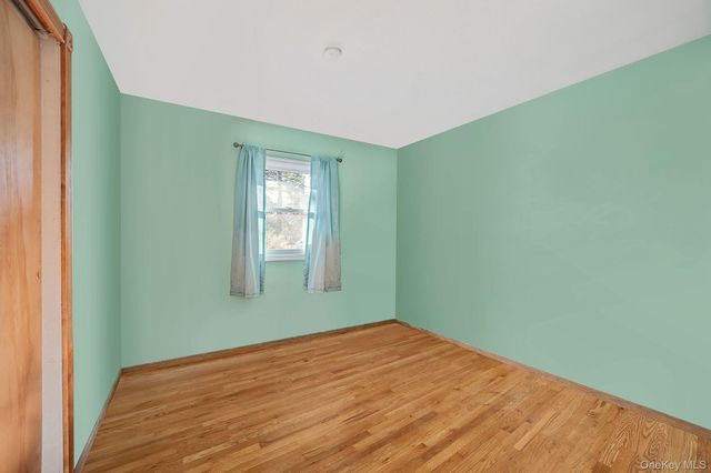 125 Lower Sheep Pasture Road, East Setauket, NY 11733