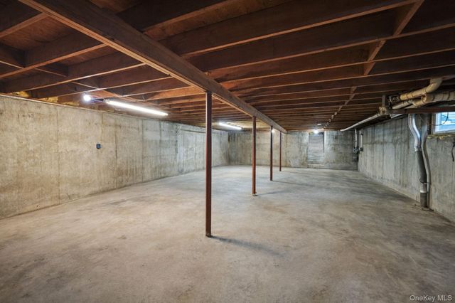 125 Lower Sheep Pasture Road, East Setauket, NY 11733