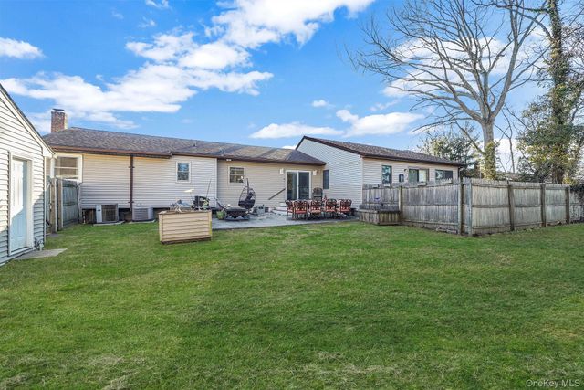 125 Lower Sheep Pasture Road, East Setauket, NY 11733