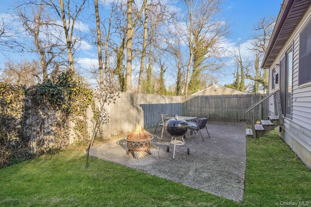 125 Lower Sheep Pasture Road, East Setauket, NY 11733