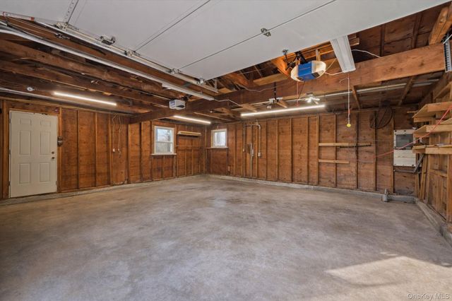 125 Lower Sheep Pasture Road, East Setauket, NY 11733