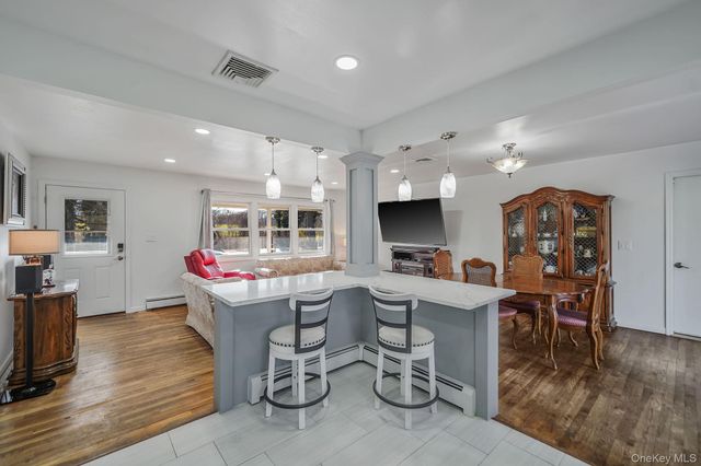 125 Lower Sheep Pasture Road, East Setauket, NY 11733