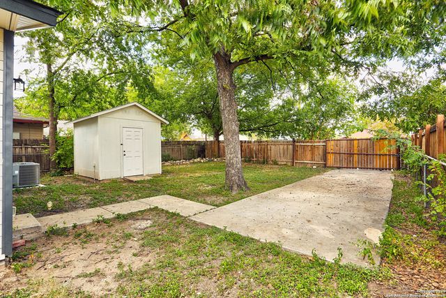 1327 Colima St, San Antonio, TX 78207