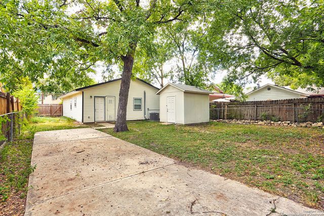 1327 Colima St, San Antonio, TX 78207