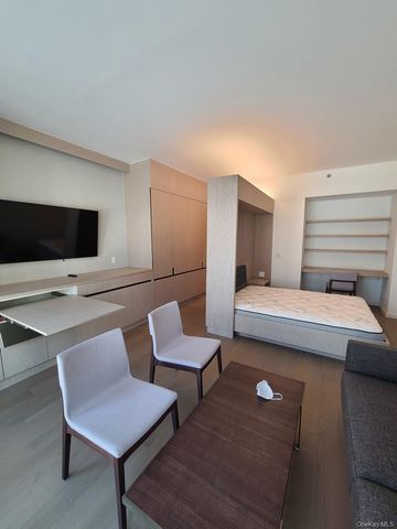 133-27 39th Avenue 10B, Flushing, NY 11354