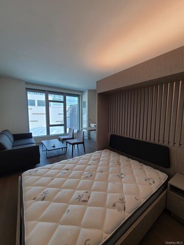 133-27 39th Avenue 10B, Flushing, NY 11354
