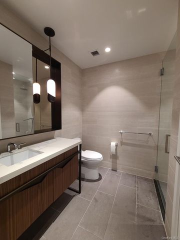 133-27 39th Avenue 10B, Flushing, NY 11354