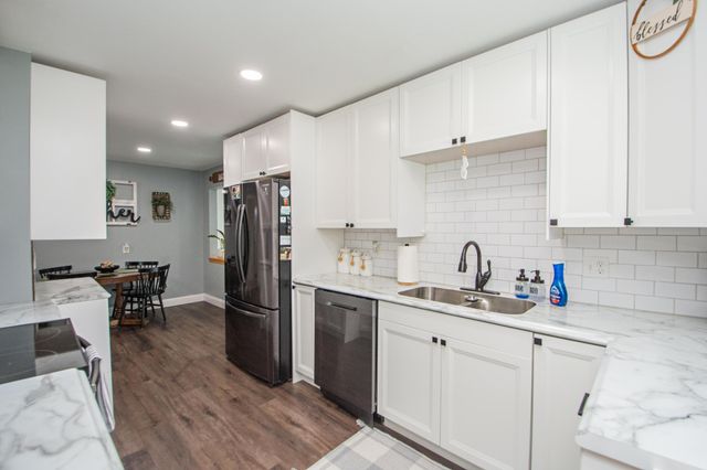 921 9th Street N, Moorhead, MN 56560