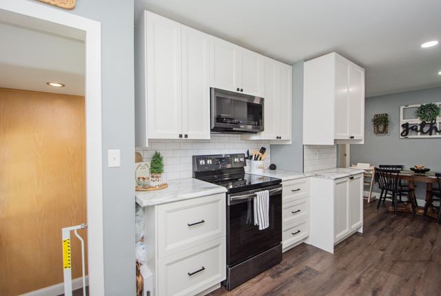 921 9th Street N, Moorhead, MN 56560