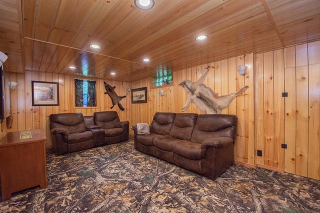 921 9th Street N, Moorhead, MN 56560