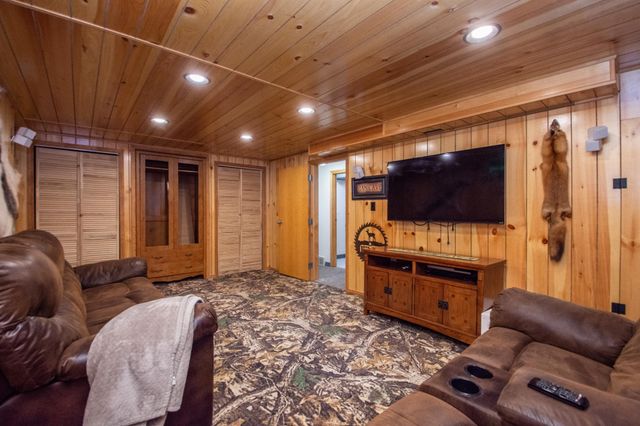 921 9th Street N, Moorhead, MN 56560