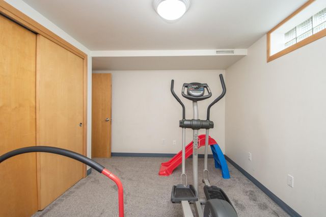 921 9th Street N, Moorhead, MN 56560