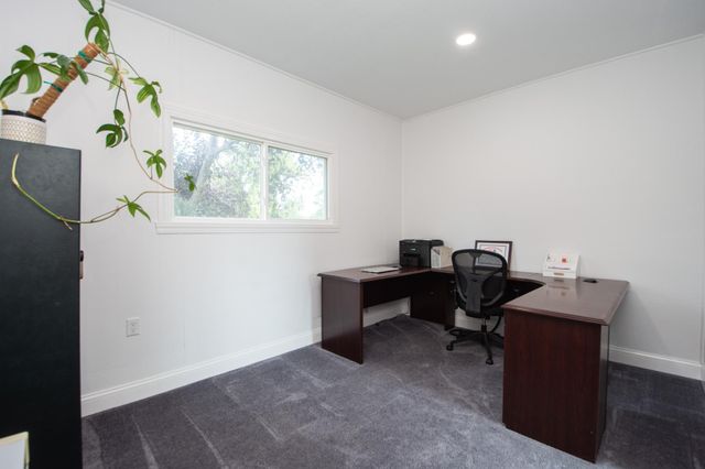 921 9th Street N, Moorhead, MN 56560