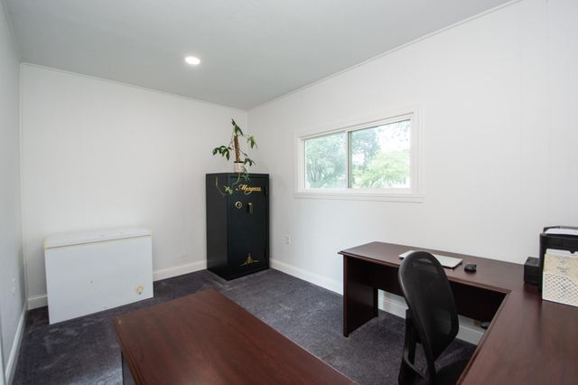 921 9th Street N, Moorhead, MN 56560