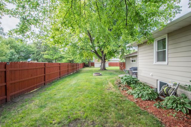 921 9th Street N, Moorhead, MN 56560