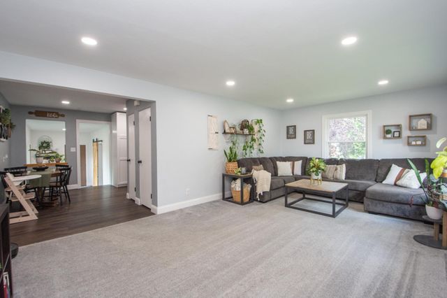 921 9th Street N, Moorhead, MN 56560