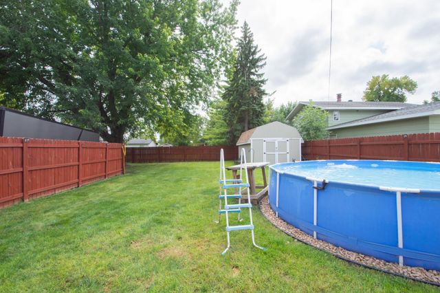 921 9th Street N, Moorhead, MN 56560