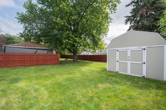 921 9th Street N, Moorhead, MN 56560