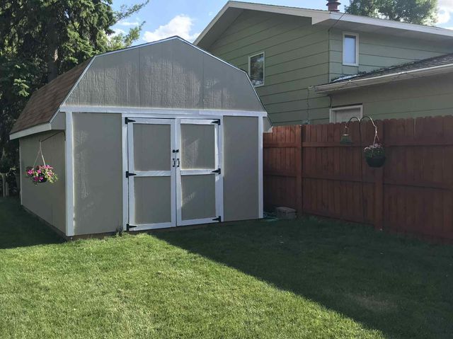 921 9th Street N, Moorhead, MN 56560