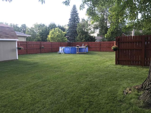 921 9th Street N, Moorhead, MN 56560