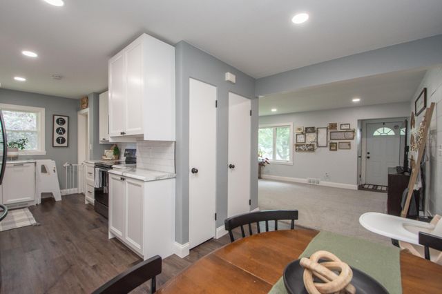 921 9th Street N, Moorhead, MN 56560