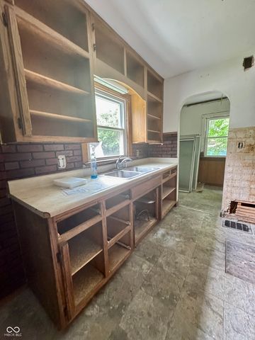 2005 Euclid Drive, Anderson, IN 46011