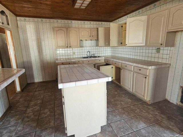 118 W Vestal, San Antonio, TX 78221