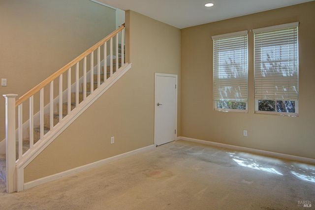 7245 Willow Creek Cir, Vallejo, CA 94591