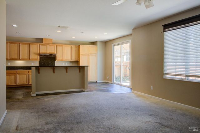 7245 Willow Creek Cir, Vallejo, CA 94591