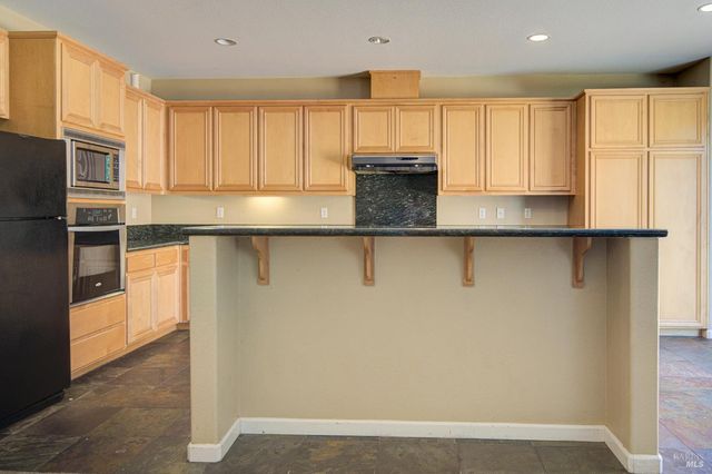7245 Willow Creek Cir, Vallejo, CA 94591