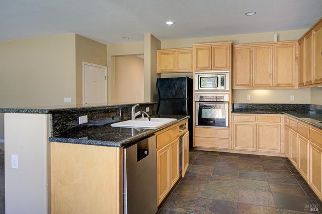 7245 Willow Creek Cir, Vallejo, CA 94591
