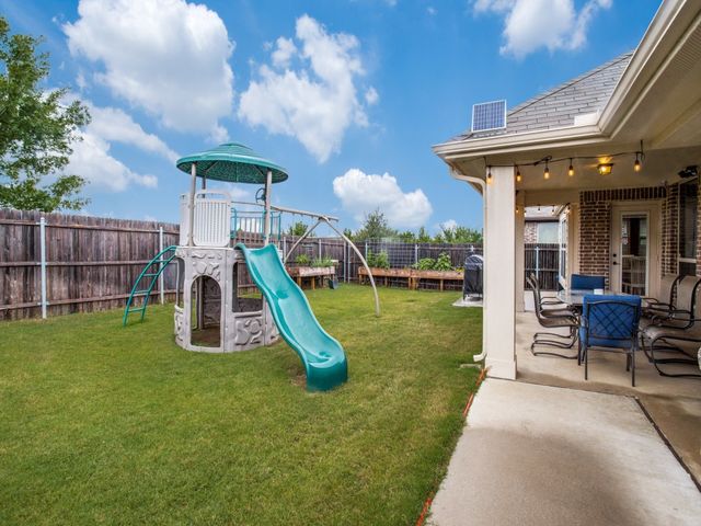 804 Longhorn Drive, Aubrey, TX 76227