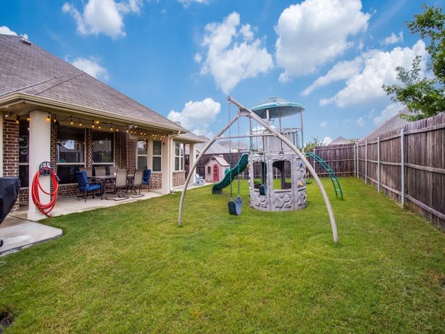 804 Longhorn Drive, Aubrey, TX 76227