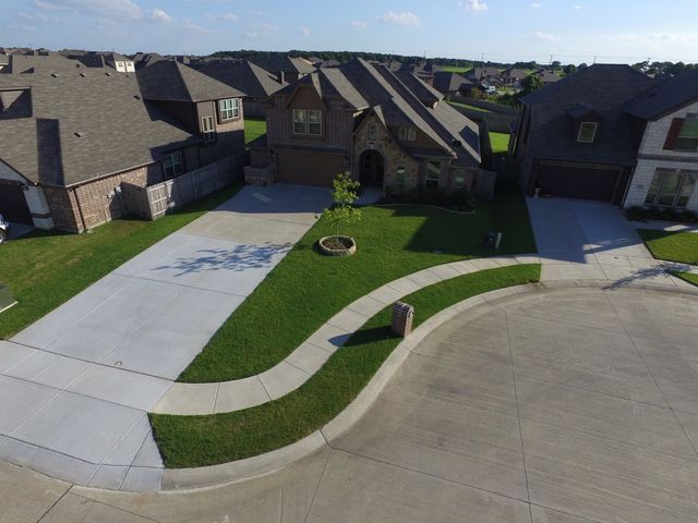 804 Longhorn Drive, Aubrey, TX 76227