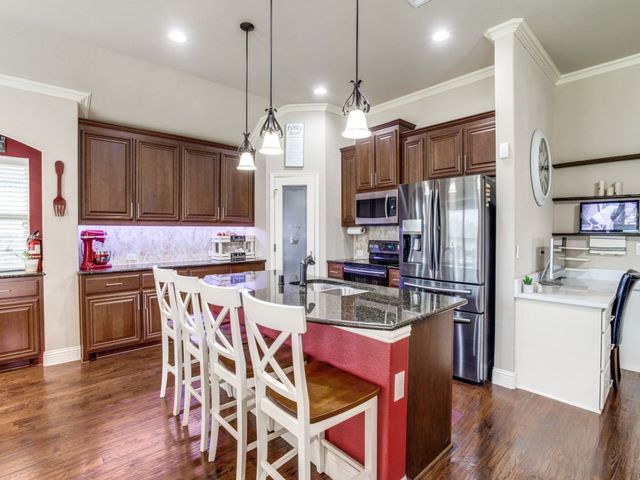 804 Longhorn Drive, Aubrey, TX 76227