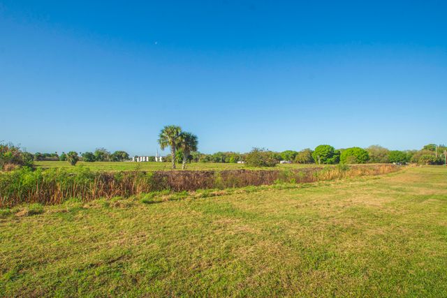 5532 Imagination Drive, Fort Pierce, FL 34947