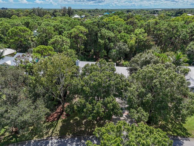 556 SE Meadow Wood Way, Stuart, FL 34997